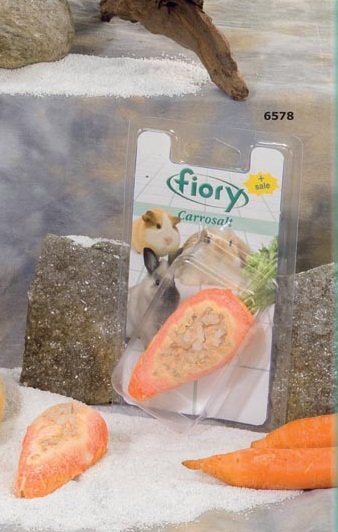FIORY био-камень для грызунов Carrosalt с солью в форме моркови 65 г